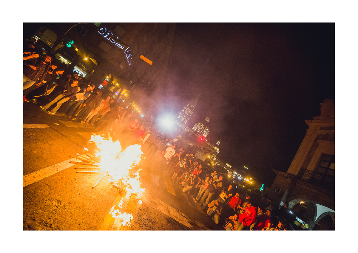 mexico faltan43 jalisco Guadalajara antorchas fuego luz Esperanza tristeza crimenorganizado Ayotzinapa