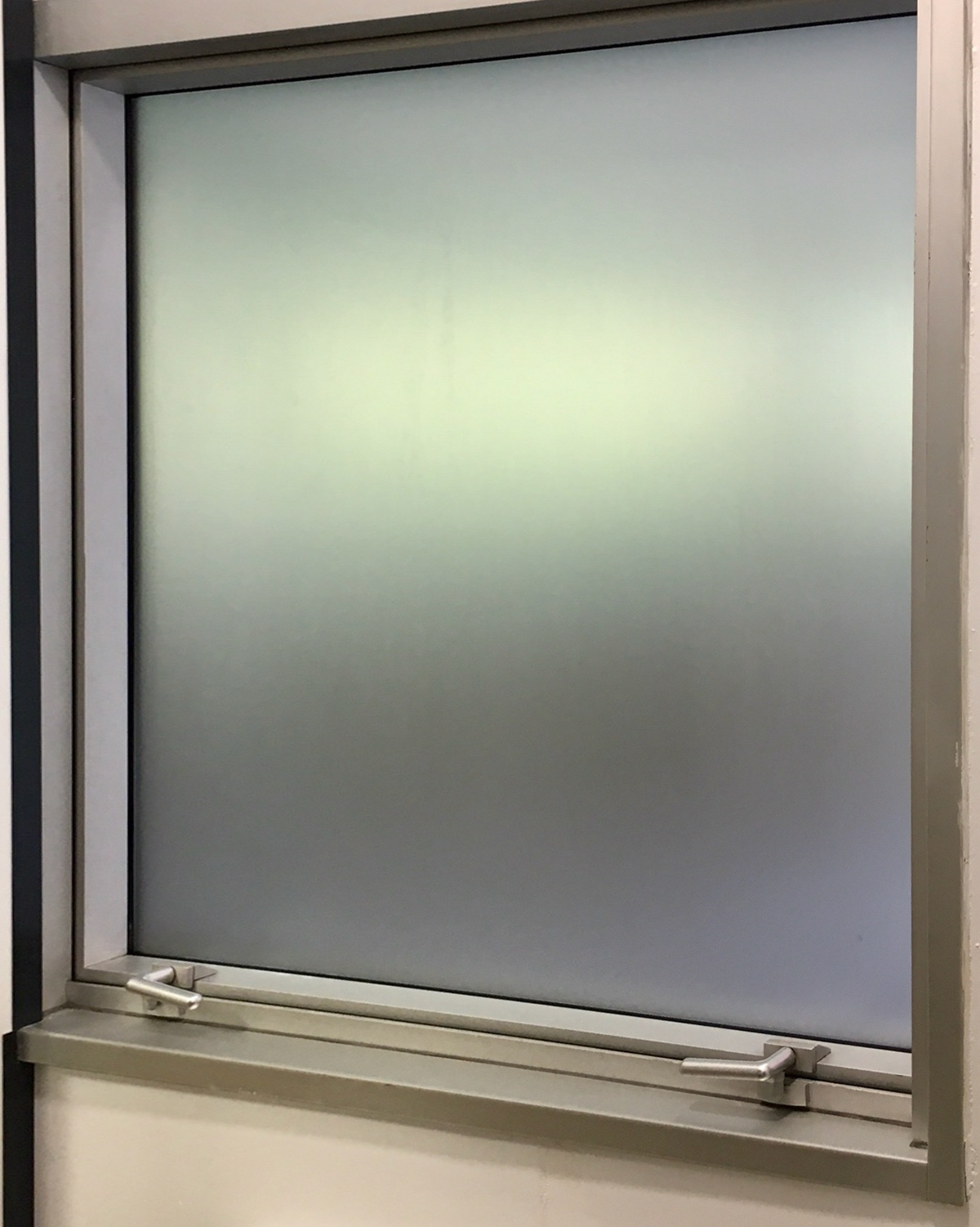 Vitrophanie Film   dépoli dichroïque adhesive publicitaire decoration transparent habillage visuel opaque vitres