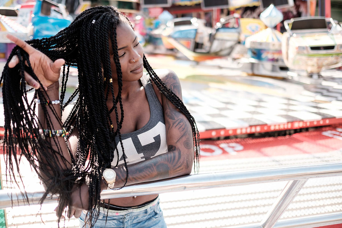 black ebony model rasta blackmodel Tattooed tattoo ckaeberich Kirmes funfair sunlight clolour classicchrome