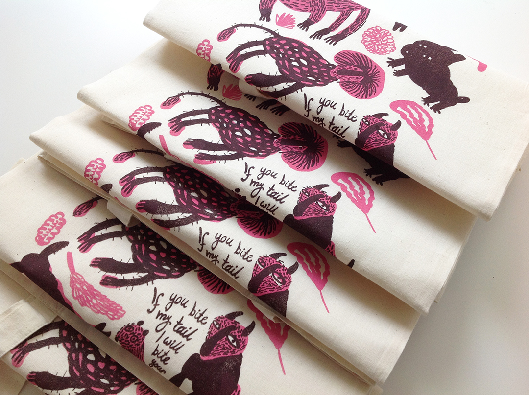 printmaking silkscreen tote-bags animals pink brown illustrations hand-lettering Nature fauna