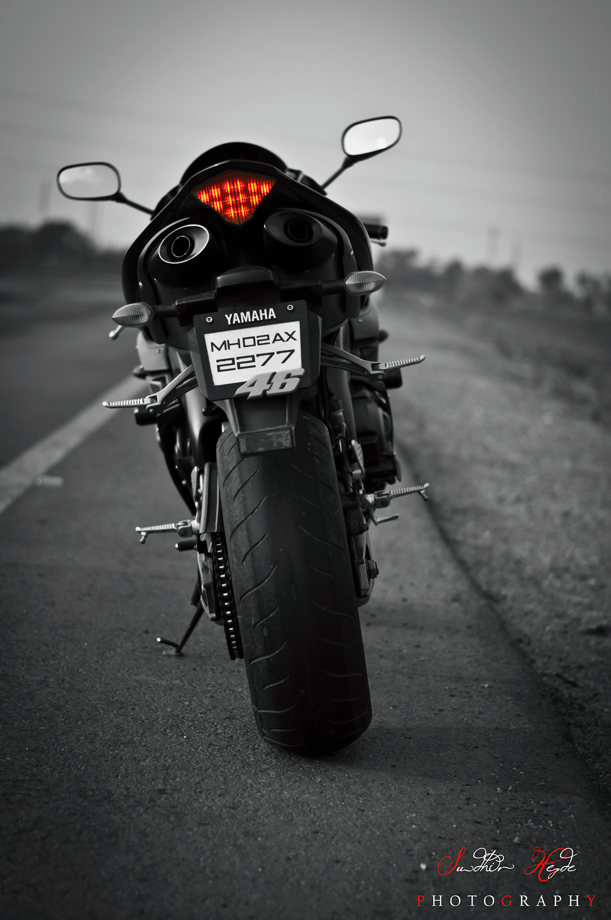 motorbike  Yamaha  R1 road red bnw colour dark exhaust sudheer Nikon D5000 50mm