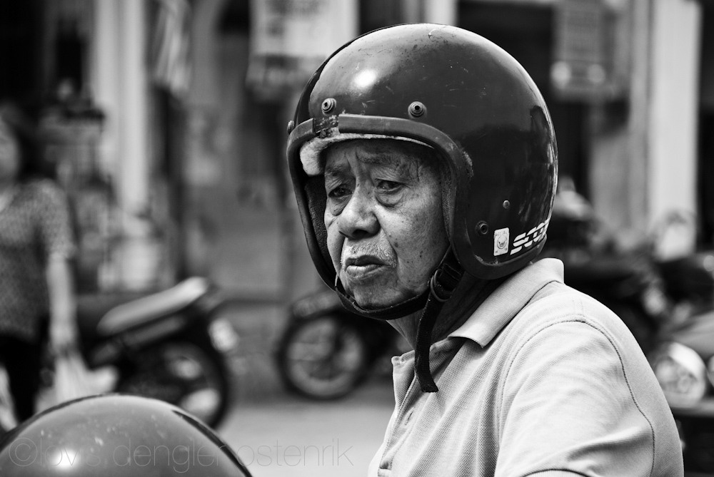 Adobe Portfolio portrait street photography people malaysia penang lovis ostenrik black and white b&w