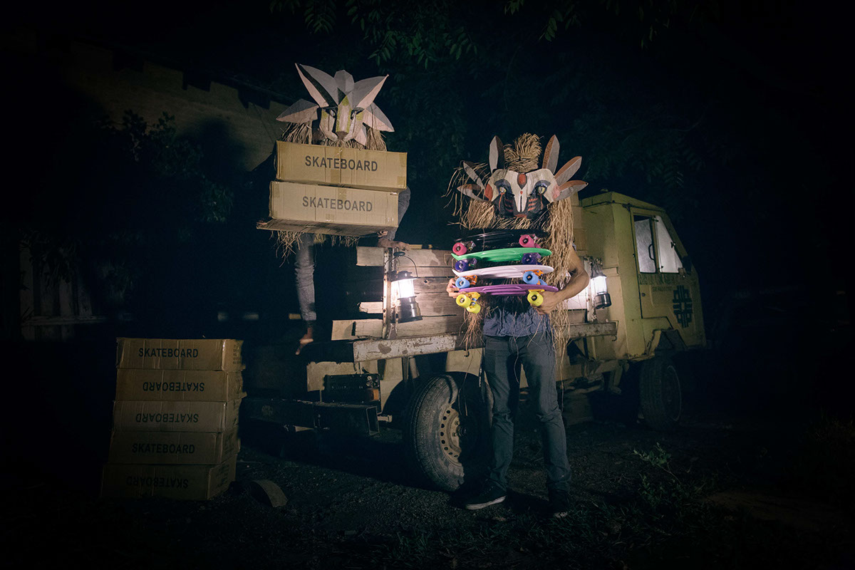 mask paper paint video 5dmarkiii guayabos Character skates plastic tablet monster jungle forest