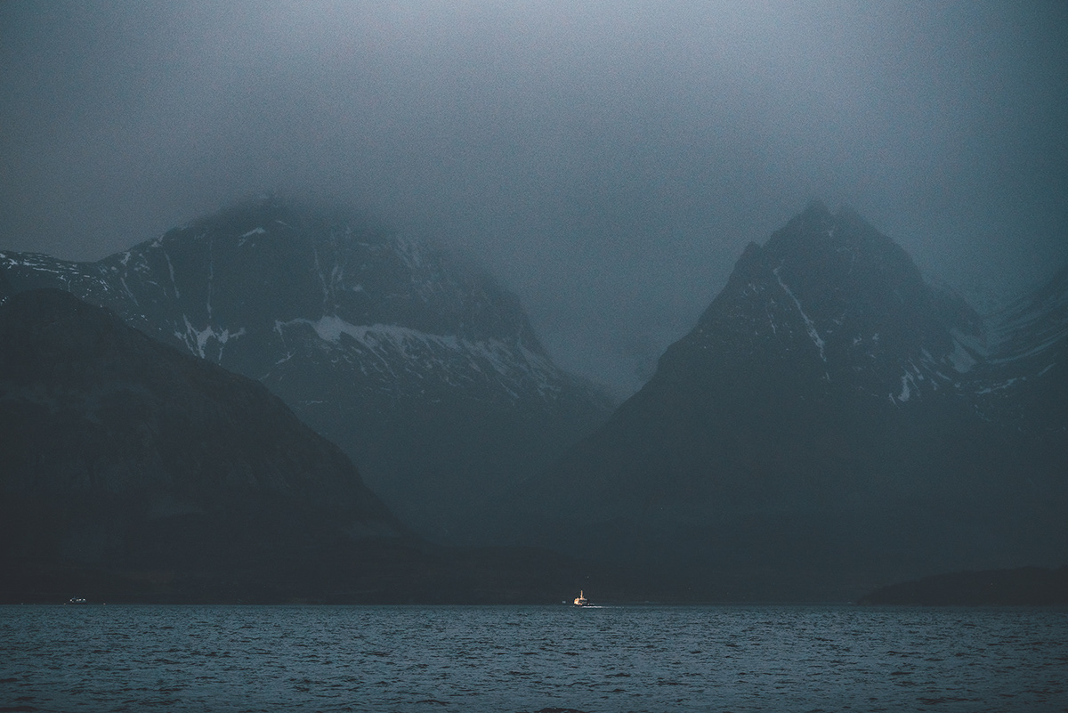 mountains-dark-blue-fog-mystic