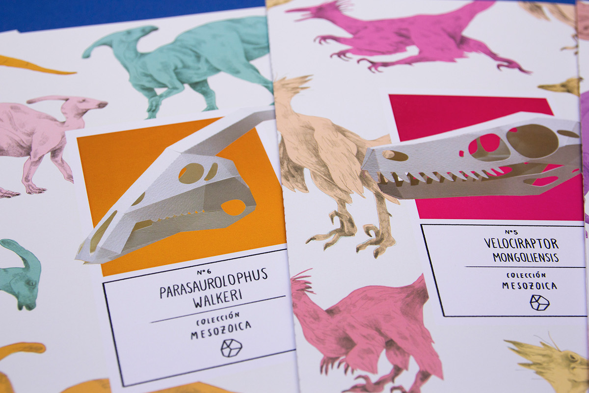 Dinosaur dinosaurio mesozoic coleccion mesozoica triceratops tyrannosaurus t-rex carnotaurus velociraptor brachiosaurus parasaurolophus papercraft assembling museum museo