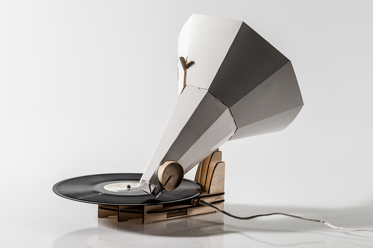 Adobe Portfolio gramophone jonofon vinyl record player turntable acoustic