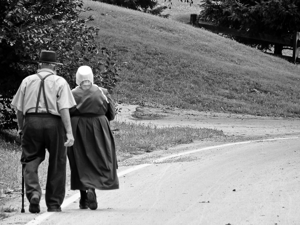 Amish mennonite amish country bw black and white american religion ohio Pennsylvania dutch indiana country usa united states