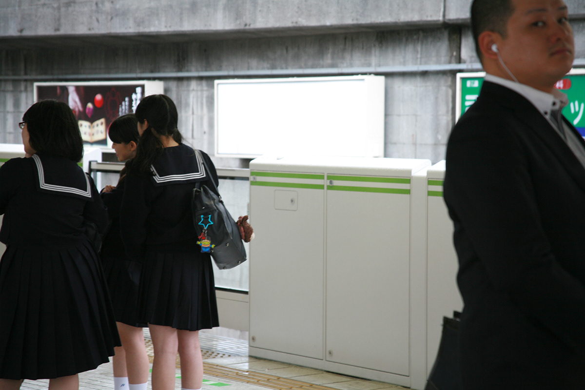 train subway tokyo japan passengers