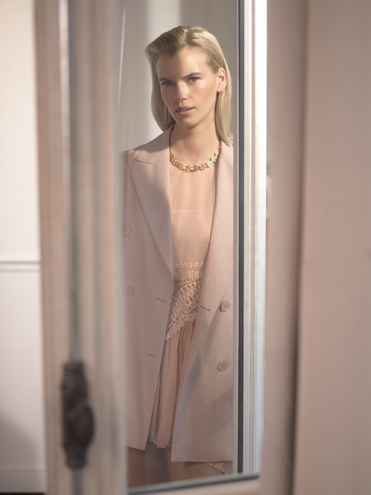retouch model Paris madrid Dior chanel wacom Hasselblad editorial