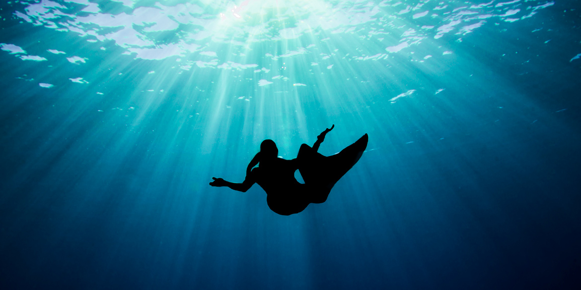 UNDERWATER PHOTOGRAPHY underwater mermaid Into the sun Natural Light fantasy Silhouette