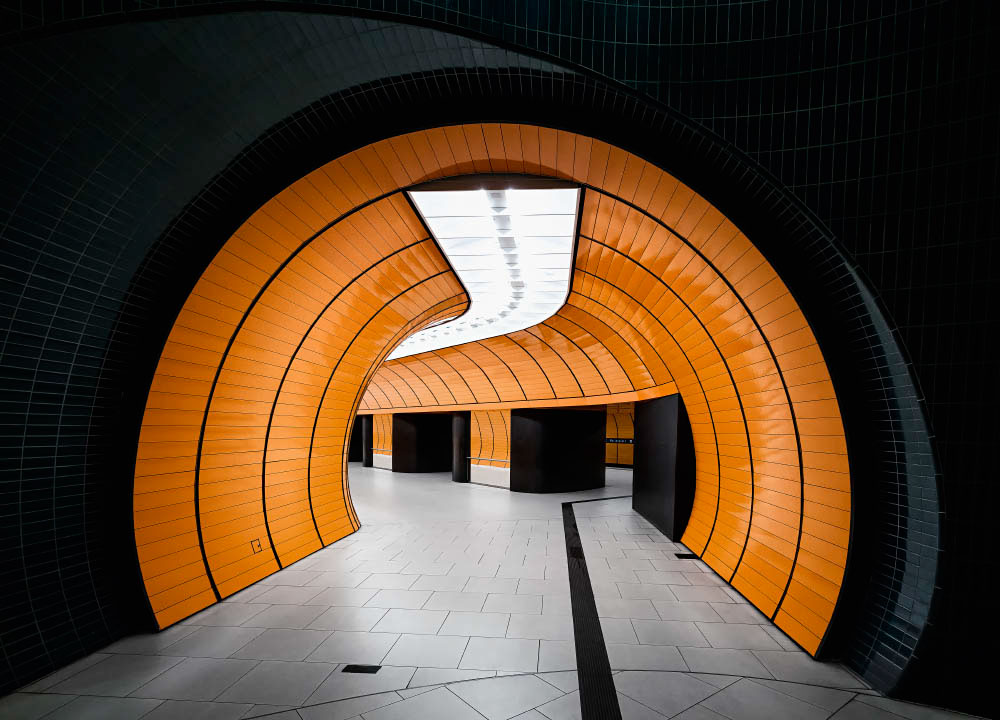 underground  subway  munich STATION Marienplatz oez red yellow orange