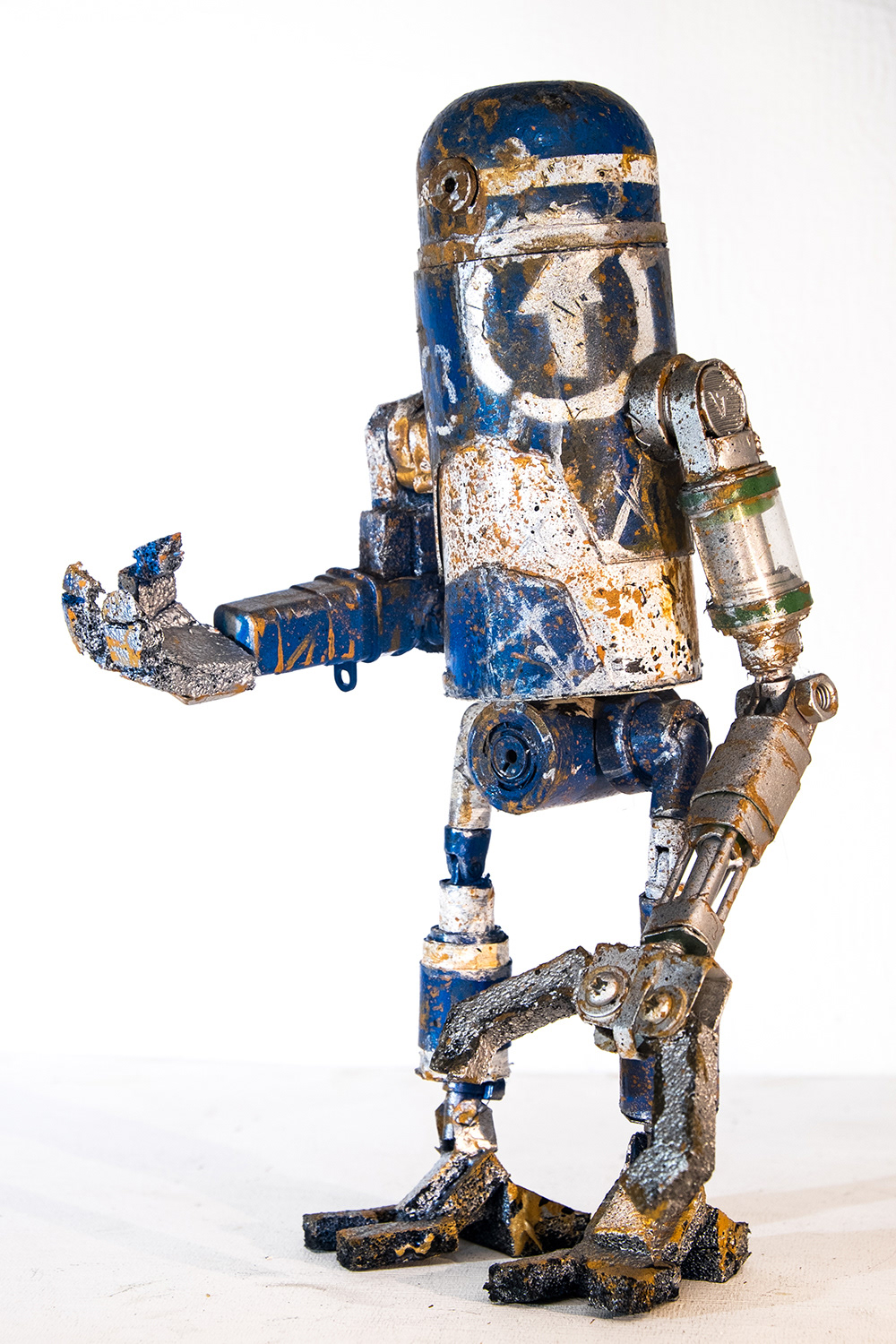 Labadanzky Ashley Wood handmade recycled material streetart robot toy