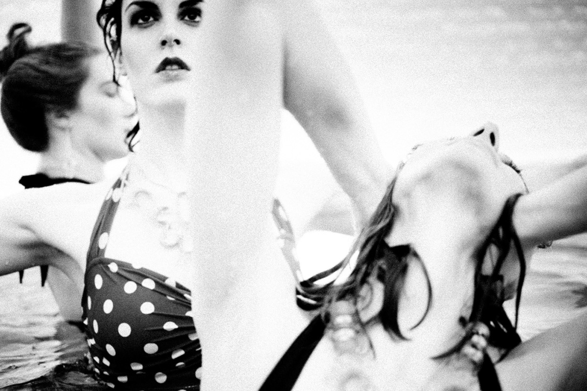 bikini blackandwhite Booklet Fashion  muses Photography  skin Swimmingpool swimwear underwater Adobe Portfolio
