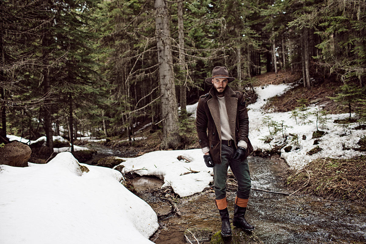 winter forest lumberjack cazador Kerem Tezgel axe wood
