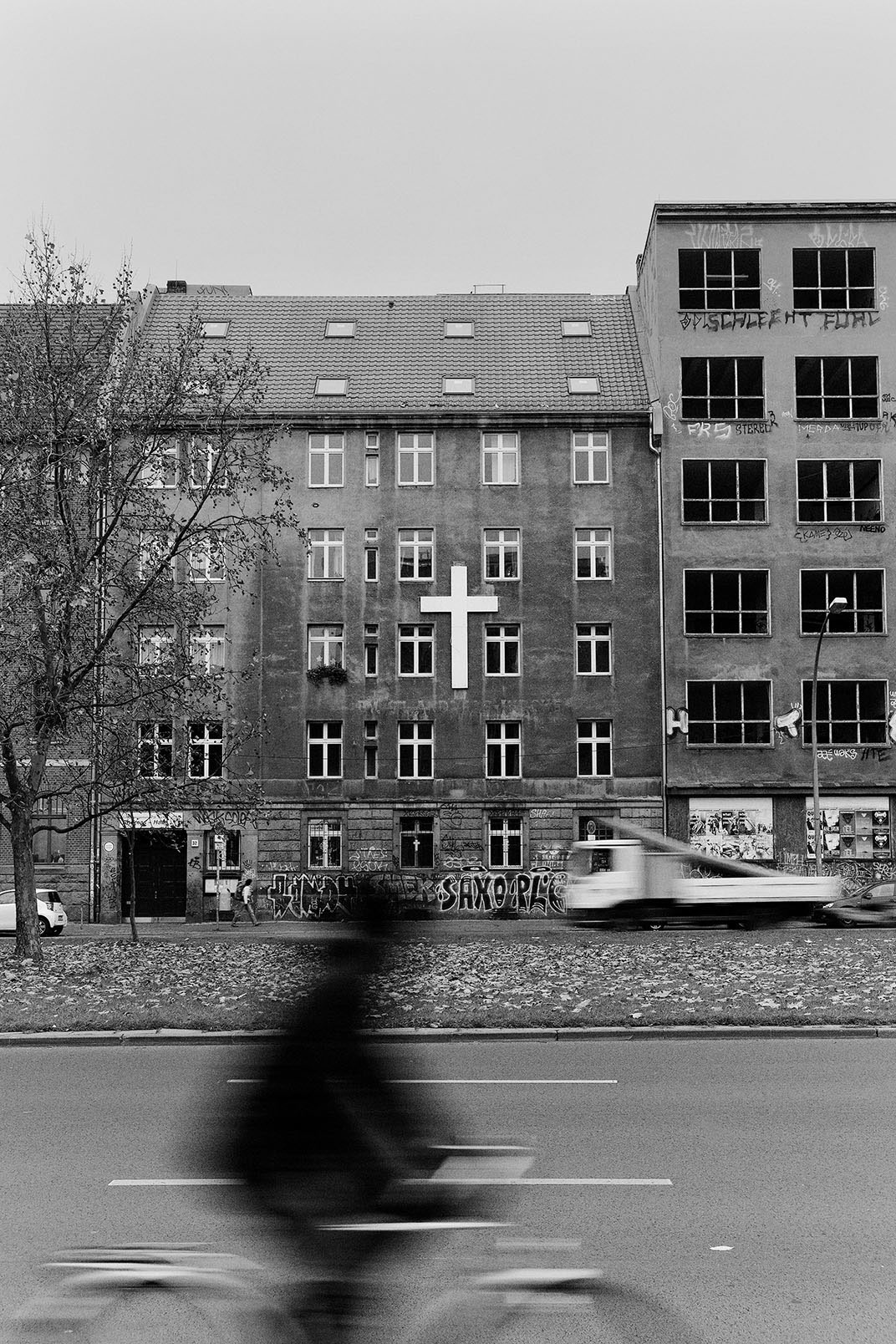 berlin budapest Paris travelphotography streetphotography stilllife buildings freakyplace blackandwhite