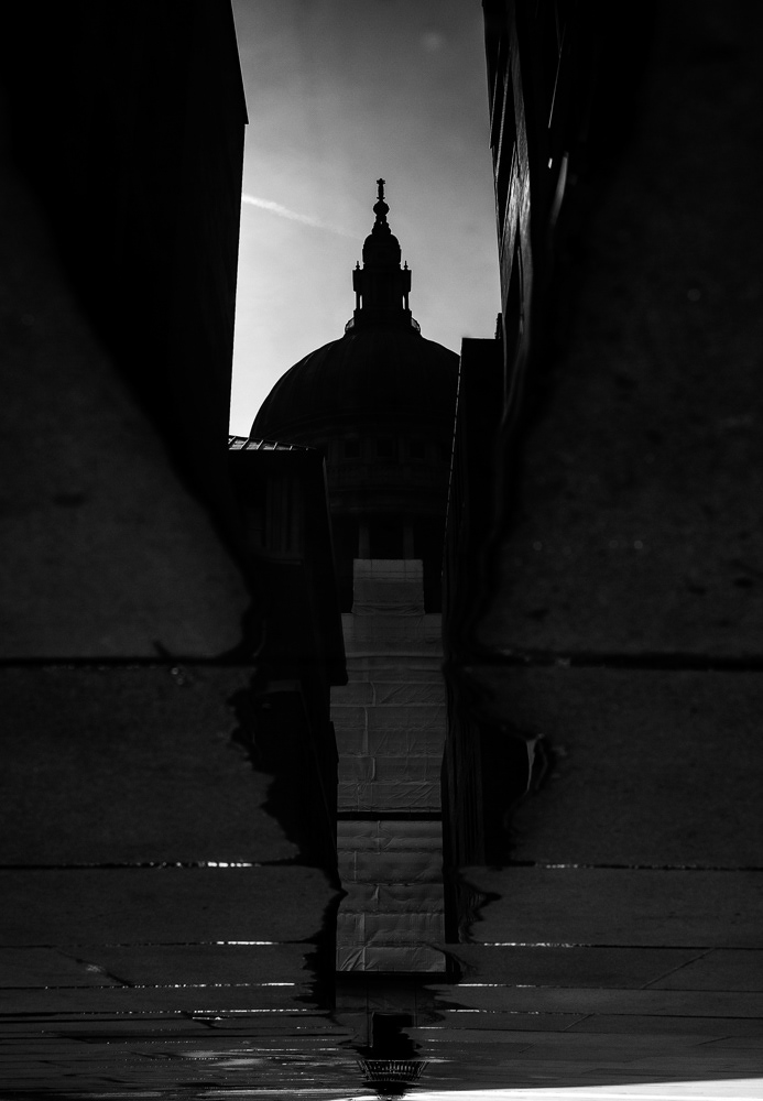 Photography  photojournalism  London architechture black and white   story street photography city