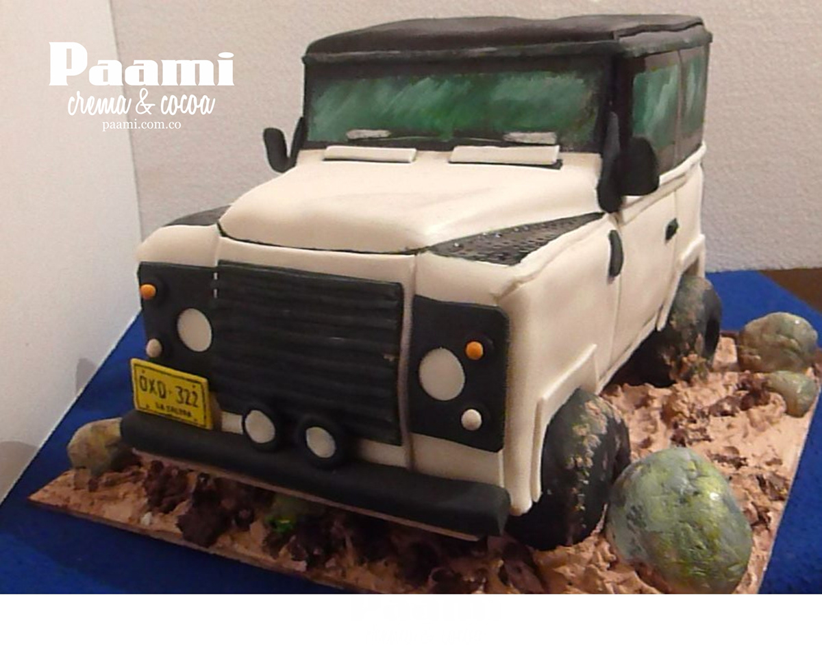 Tortas personalizadas LAND ROVER Paami Crema y Cocoa tortas especiales Bogota pasteleria moderna  pasteleria creativa 