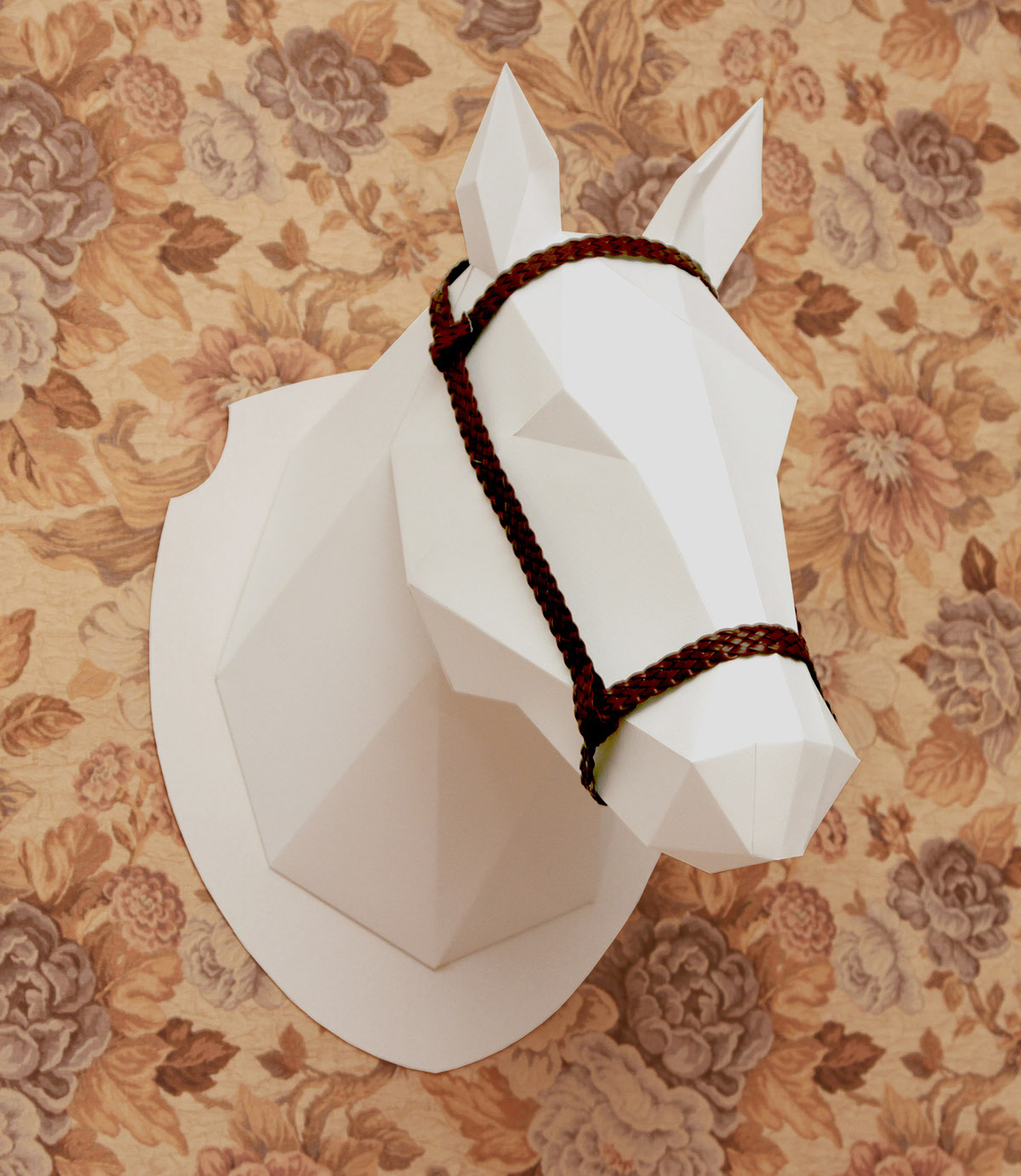 paper horse poly polygonal sculpture gift лошадь конь бумага полигональный гранёный hand-made papercraft DIY trophy