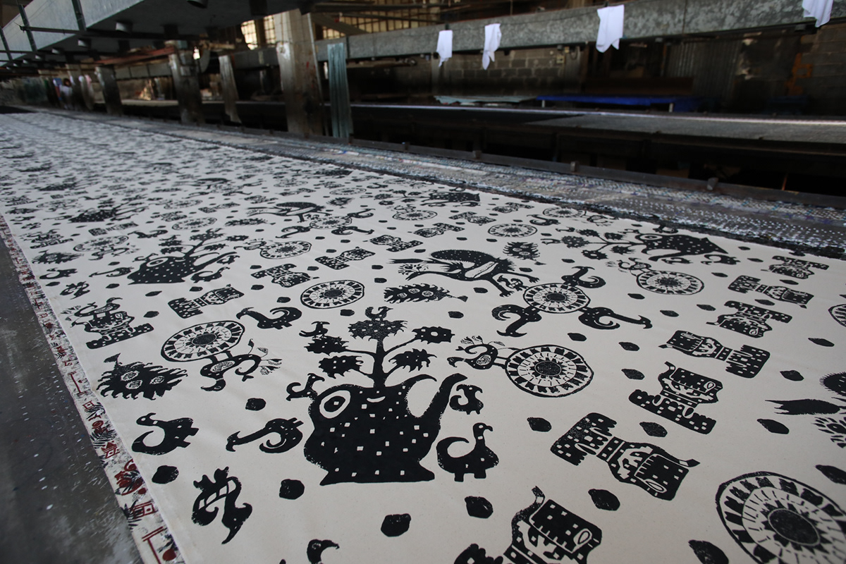 design Vase motif pattern traditional art fabric Silk Screen Print textile design 