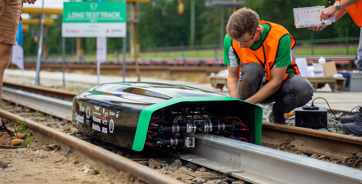 carbon Carbon Fiber design hyperloop Racing spacex speed student TU Delft