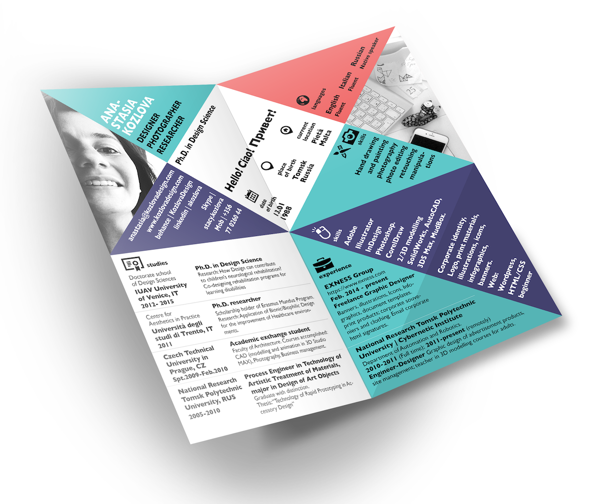CV folded brochure Triangles Resume Mockup