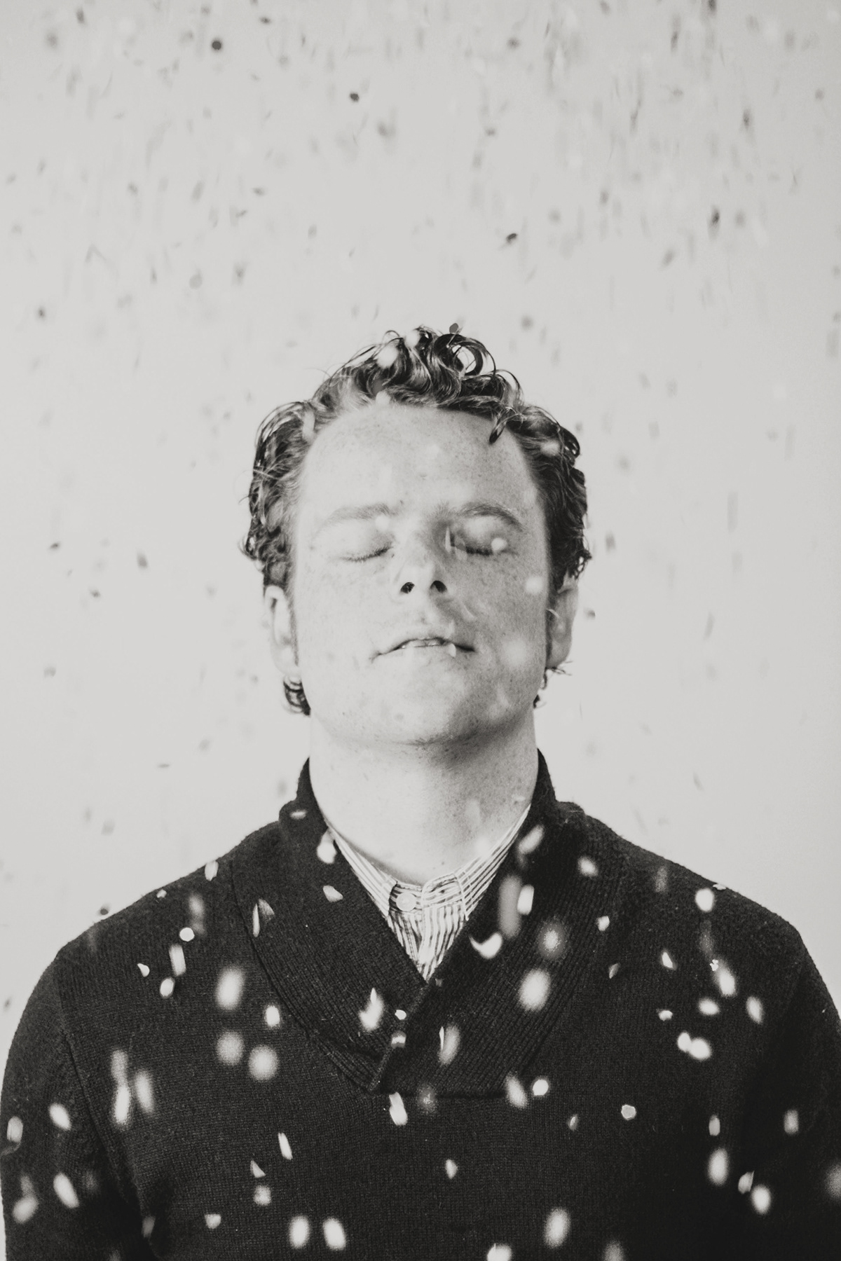confetti  party  man  ginger  shoot  photoshoot  softbox  color black and white  studio  inside