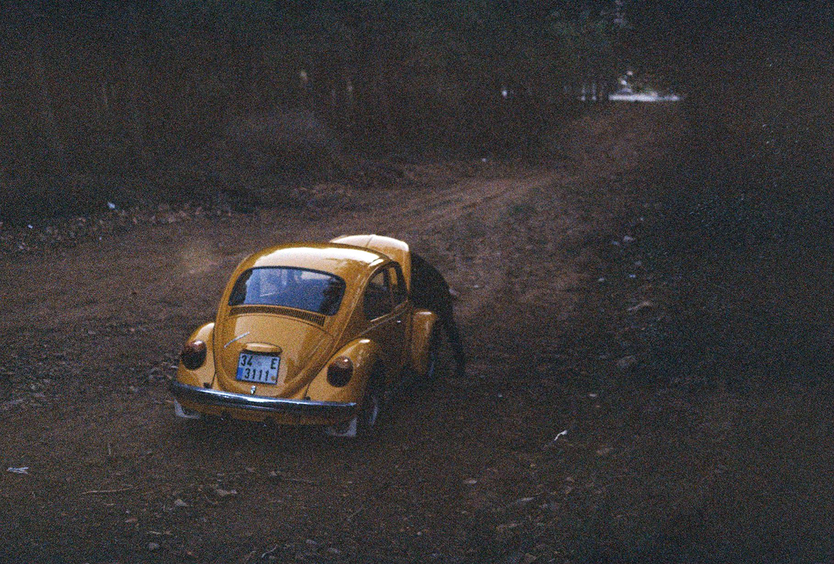 35mm analog kodak volkswagen beetle Analogue FilmPhotography kodak200 35mmfilm color filmisnotdead
