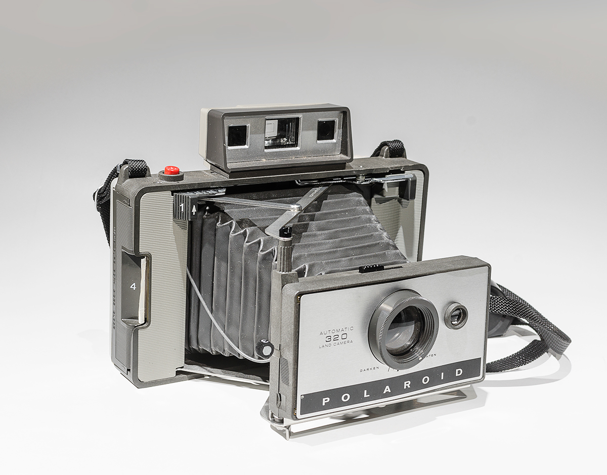 camera cameras old fashioned 35mm 120film medium format kodak Canon Nikon universal Mamiya POLAROID