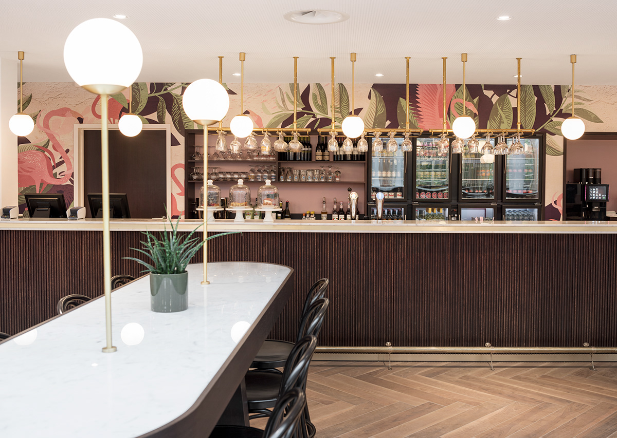 restaurant Grand Cafe flamingo pink Interior interior design  branding  illustratrion zoo creneau international