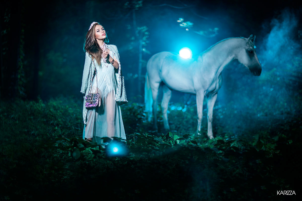 #karizza #photographer #white #dress #horse #forest #fog