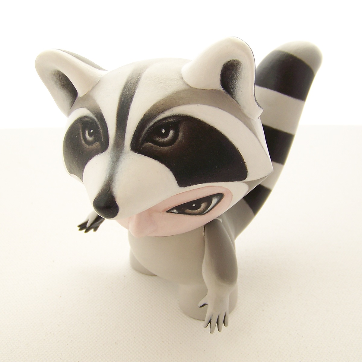 Kidrobot munnyworld Trikky toy toys designer toy art toy vinyl toy raccoon