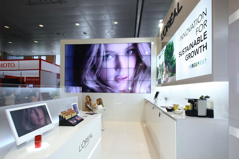 Loreal Stand visual merchandise