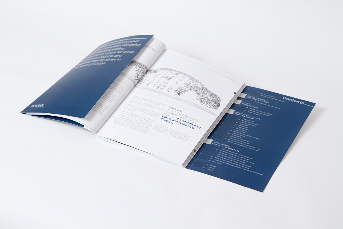 annual report geschäftsbericht Prägung folder magazine aluminium blue