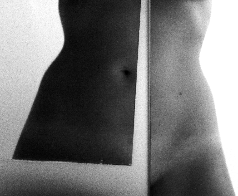 mirror body nude