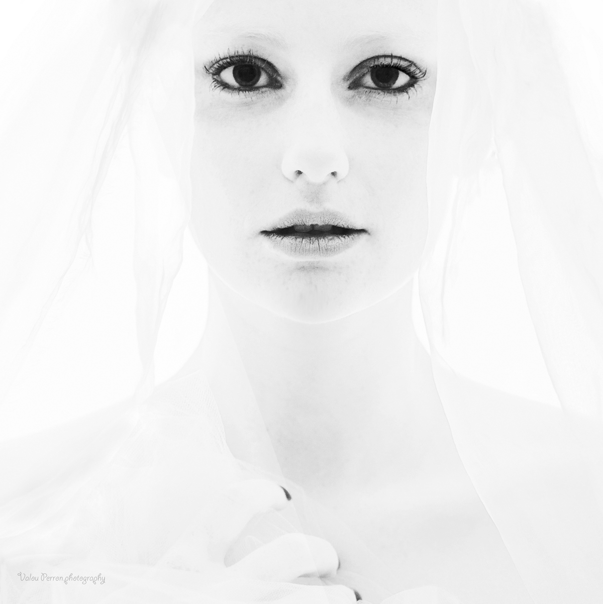 fine-art portrait woman studio monochrome light photographe creative art-contemporain Artiste
