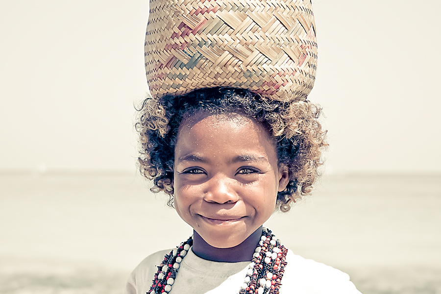 africa afrique anakao enfant madagascar malagasy mithois portrait vezo