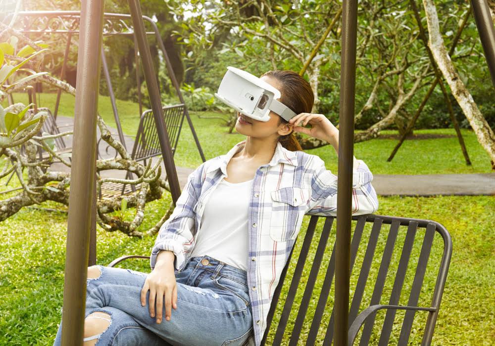 singapore matthew teo Lenovo lifestyle campaign asia cafe garden picnic studio model Virtual reality