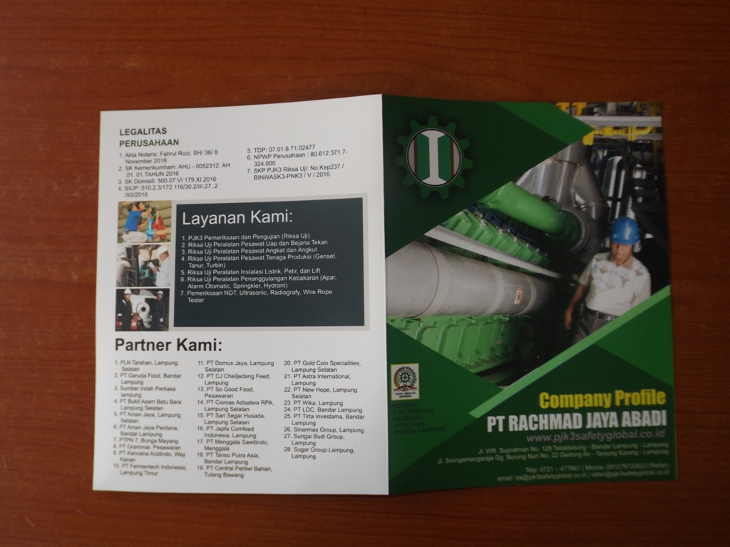 Brosur bisnis safety pelatihan training K3 Company profile PJK3 Lampung desain corporate identity
