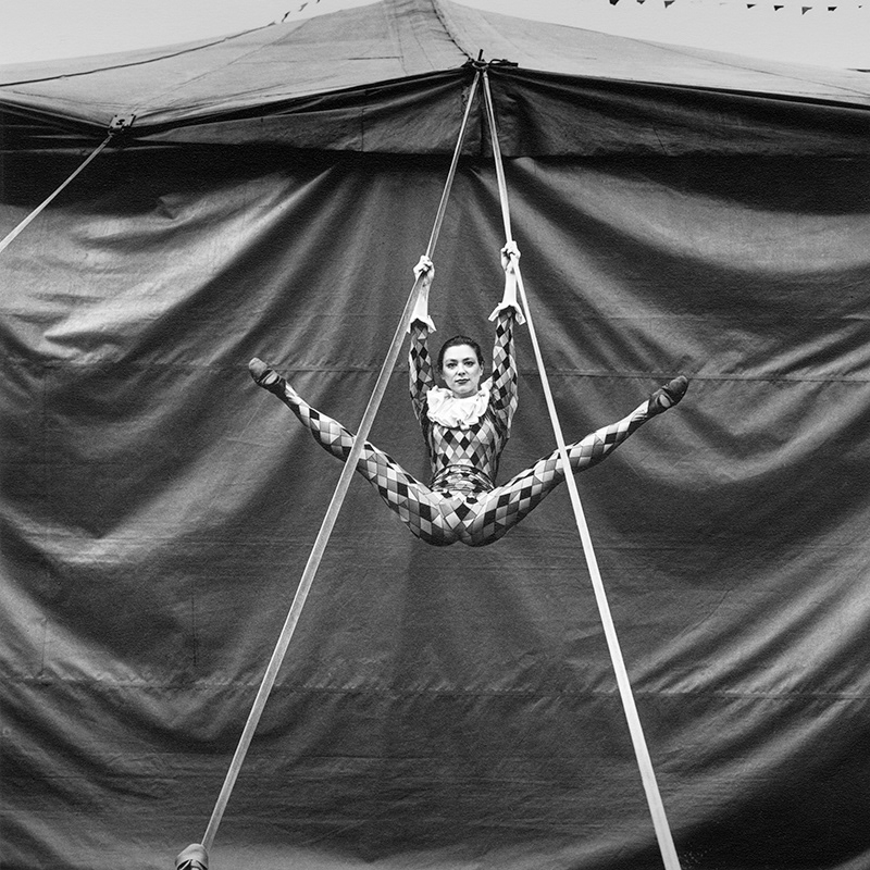 circus performers circuses Circus black and white acrobat Circus Life Clowns film photography trapeze travelling life