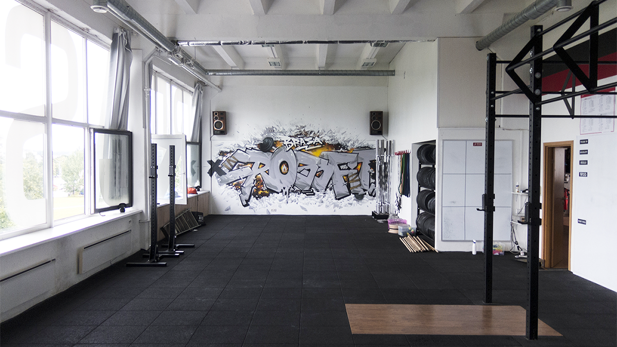 brasa brasa crossfit Crossfit vilnius graff graphic shapes grey Montana sprayway gym