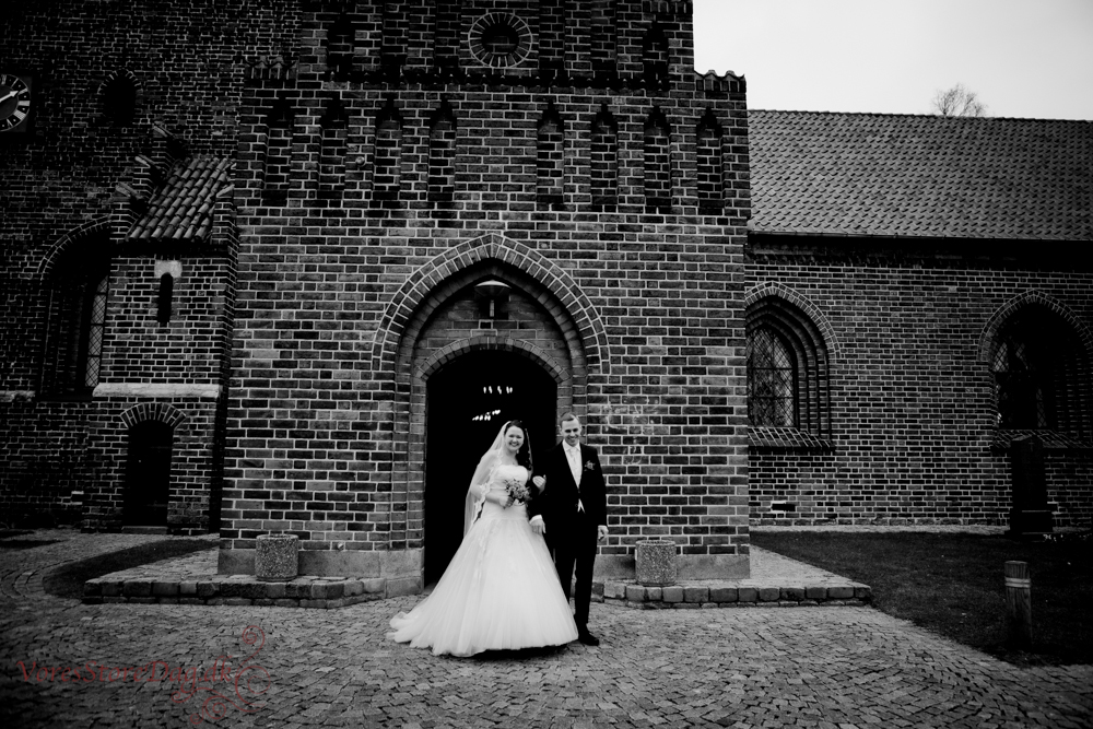 glostrup bryllupsfotograf kirke bryllupsbilleder fotograf fotografer vielse Brudepar bryllupsfotografering vores store dag