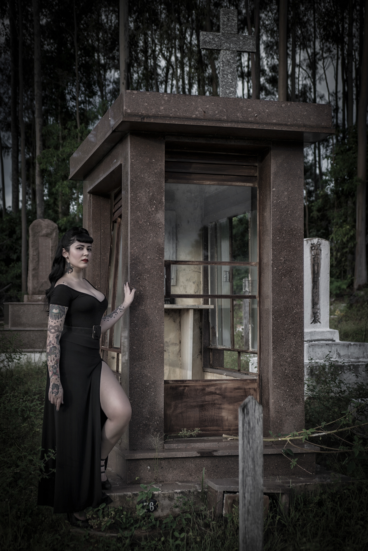 Fashion  Photography  model pin up graveyard beauty gothic dark cemetery tattoo