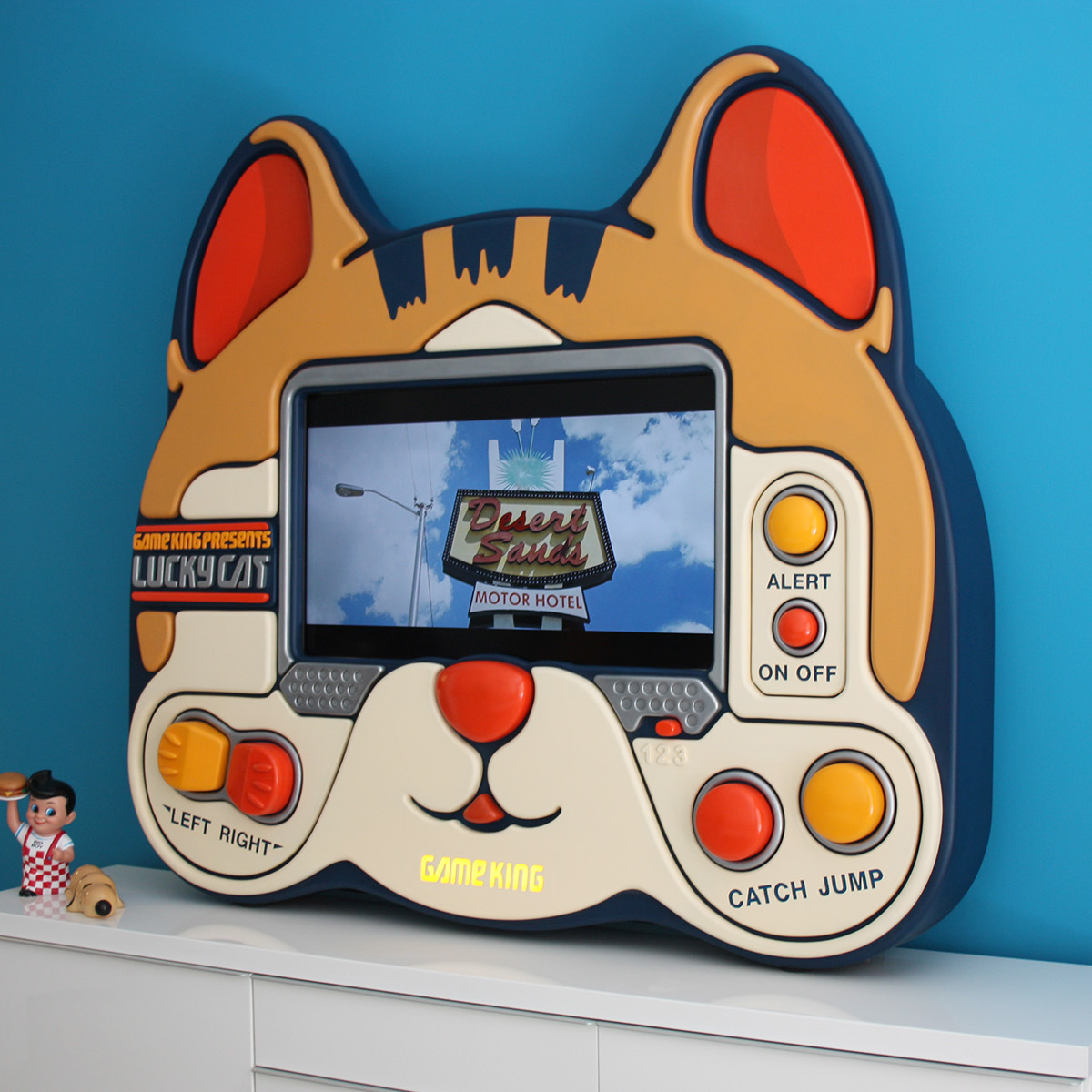 Meneki Neko wood handmade handcut Retro Gaming gameboy tv Cat lucky cat