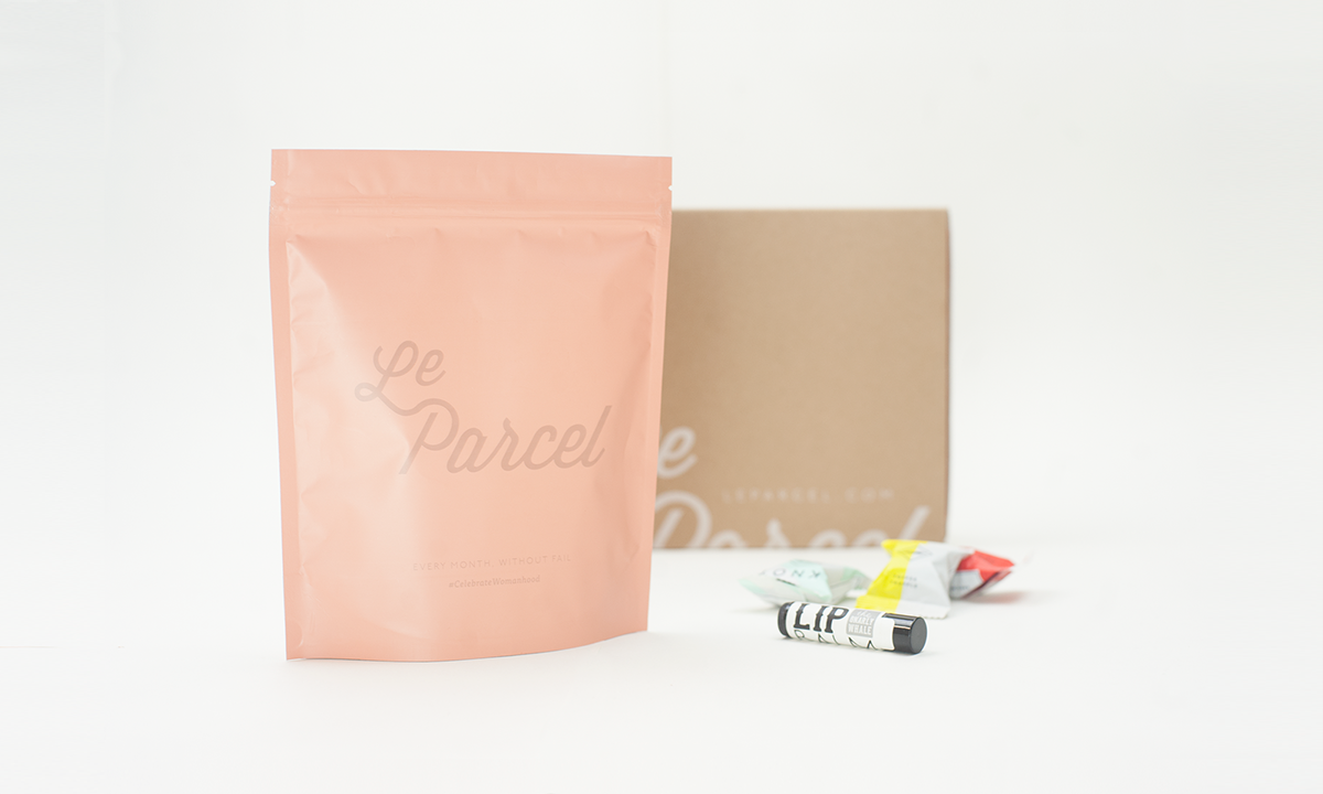 Le Parcel feminine cardboard silkscreen bag system pink colorful pattern product poly bag
