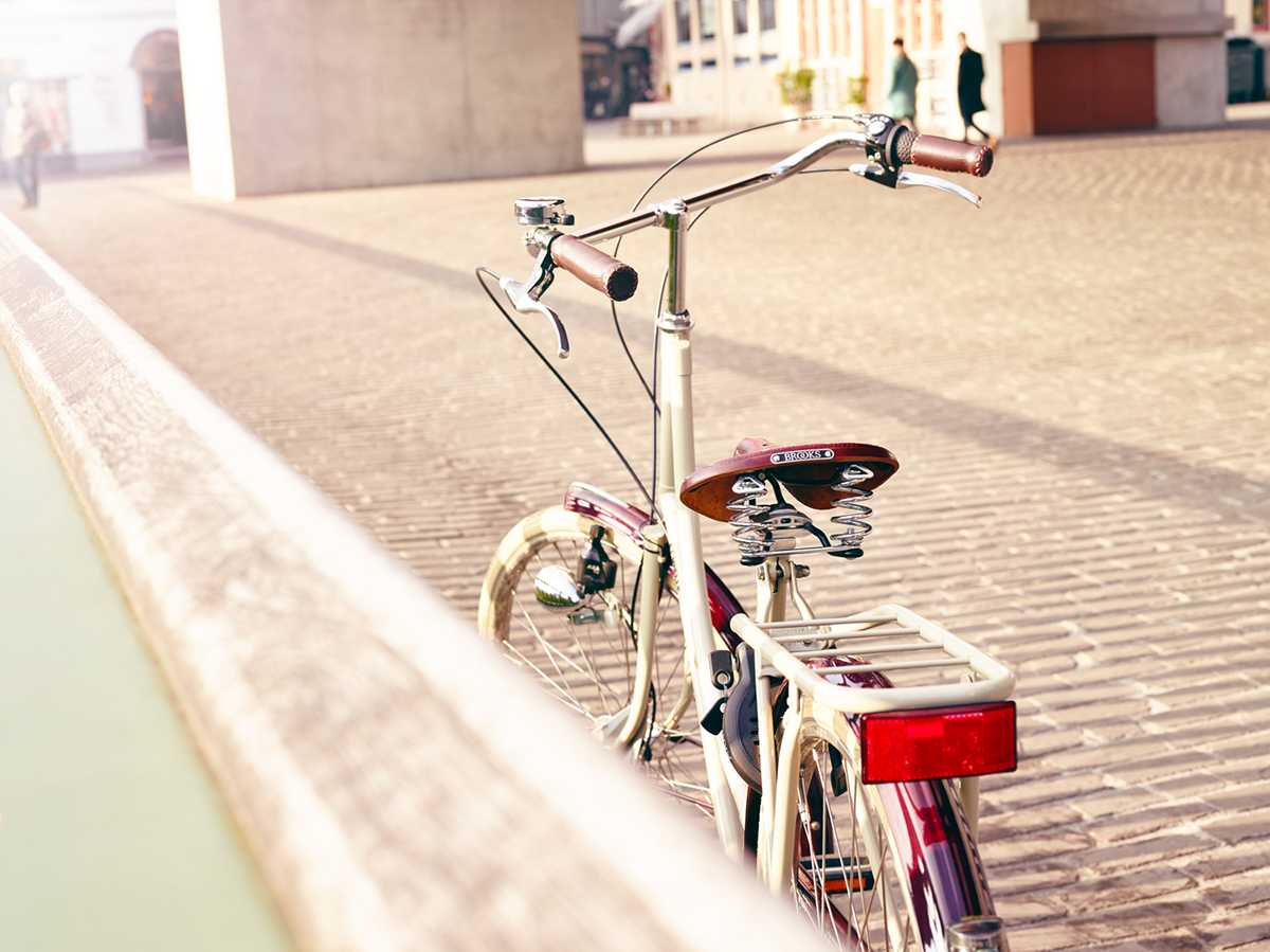 Achielle Bicycle fiets gent Ghent ambience sfeer publicity lifestyle vintage photoshoot city black gold belgium