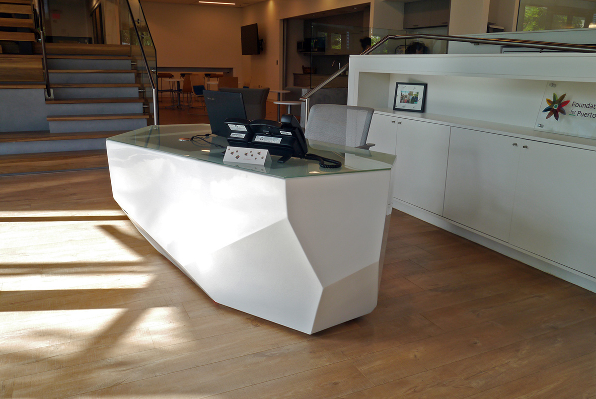 javi olmeda constructo furniture Reception desk desk steel and glass puerto rico