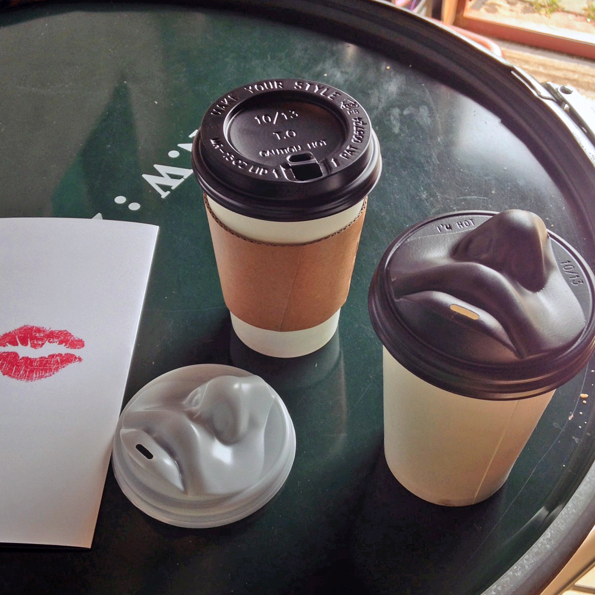 Coffee cup lid kiss sexy design jangwooseok jangdy takeout takekissout kissthecoffee kisswhencoffee