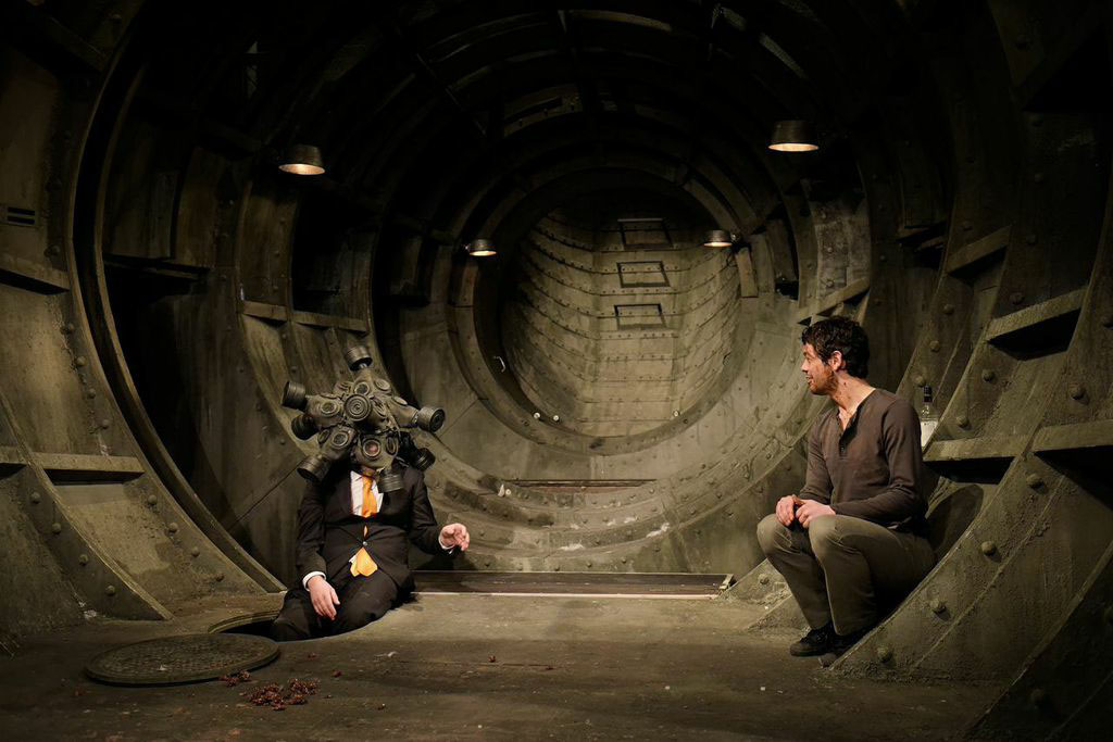Franz Kafka Deutsches Schauspielhaus Péter Kárpáti viktor bodo kafka set costume Theater Design tunnel