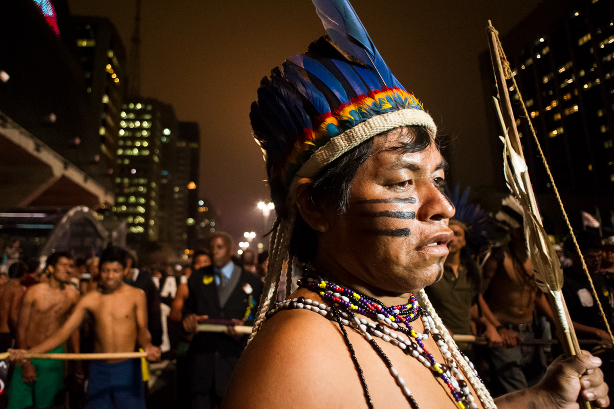 protest Protesto indio indios indigenous Street portrait retrato Manifestação Brasil Brazil são paulo
