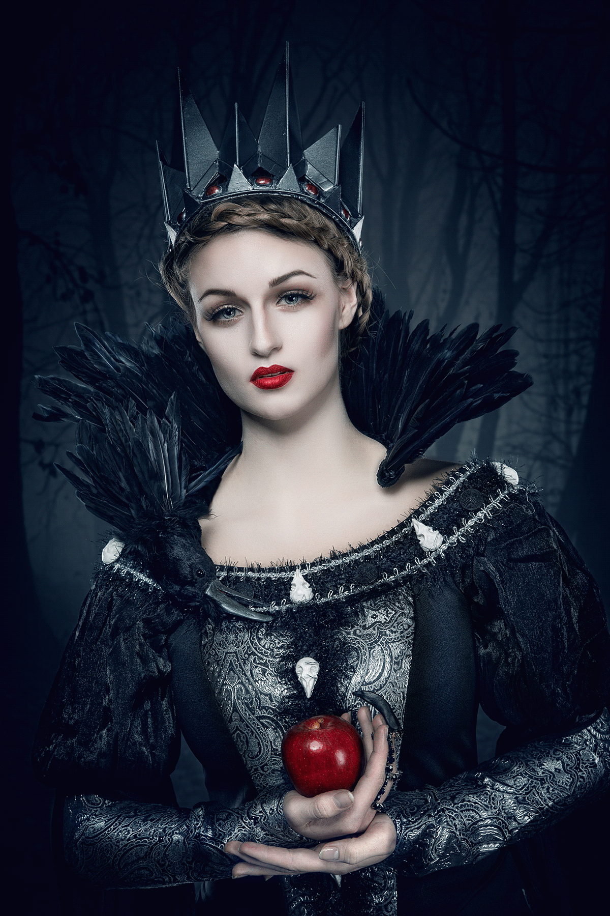 Queen Ravenna disney evil apple